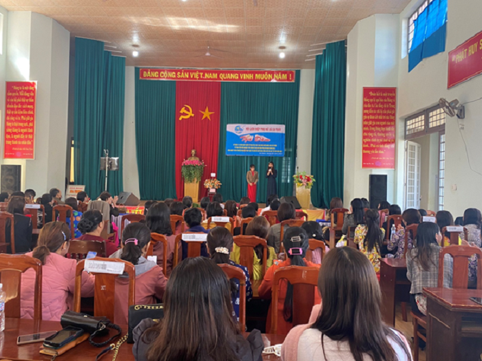 Hoi LHPN xa Ea Nam toa dam ky niem 113 nam ngay quoc te phu nu 1